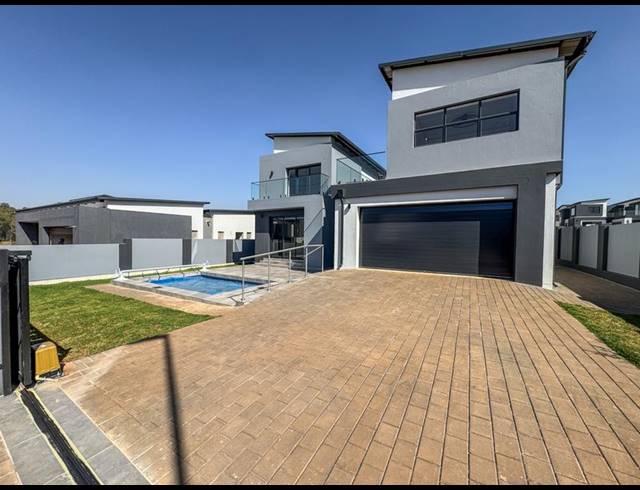 4 BEDROOM HOUSE FOR SALE IN FOUNTAINBROOK ESTATE